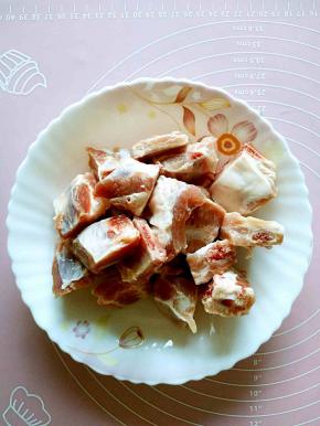 排骨洗干净备用