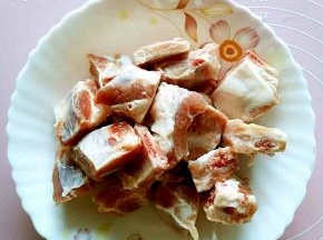 排骨洗干净备用