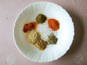 准备辣椒粉，孜然粉，熟白芝麻，麻辣鲜，孜然粒，熟花生碎。