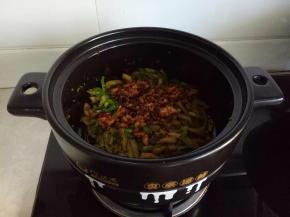 加入之前炒好的肉末