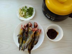 嘎牙子处理洗净备用