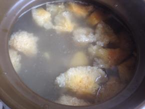 放入雪耳、南北杏