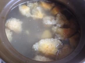 放入雪耳、南北杏