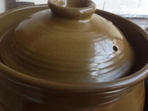 盖上锅盖，大火烧开后转小火煲一个半小时