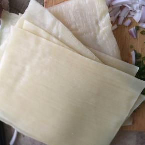 这就是冷面片，网上有卖的，一包十片