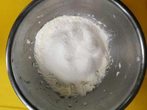 过筛加入低粉和高粉