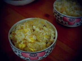 一碗蛋炒饭就这样完成了。