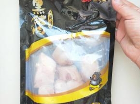 ，先晒一下收到的黑猪蹄，真空包装，都是干净切块的，非常方便