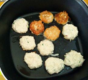 小火煎至两面金黄即可