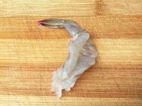 再开下背，方便入味。