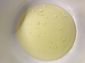 玉米油中加入牛奶