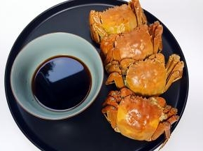 蟹黄和蟹油流出来好多，螃蟹很肥美。