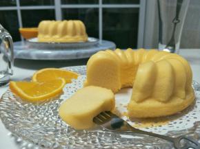 开动吧。
因为这个加了橙汁的，完美的中和了蛋腥味。入口也是非常的轻盈，柔软。