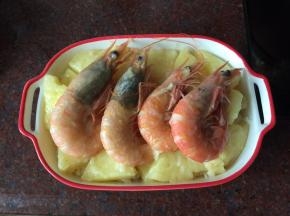 放入大虾