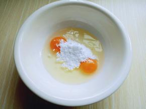 加入糖粉。(建议最好用糖粉)