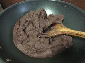 像这样油完全吸收了即可加白砂糖了