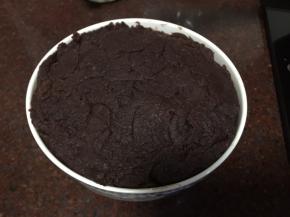 然后将炒好的红豆沙装入放凉