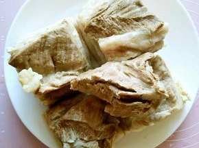 肉烀至用筷子可以轻松扎透就熟了