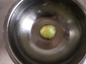 揉匀就是绿色桃山皮。