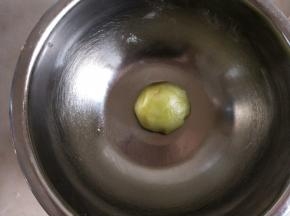 揉匀就是绿色桃山皮。