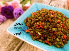 8.装盘，开吃，留一点点汤汁拌米饭吃。味道更好，更下饭