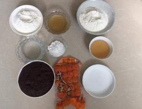 准备好材料（红豆沙的做法见我的菜谱）