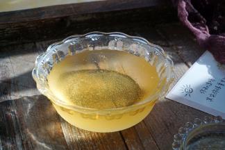 做好的糖浆要放在干净的密闭玻璃容器里保持