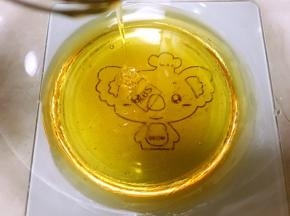 转化糖浆加枧水搅拌均匀