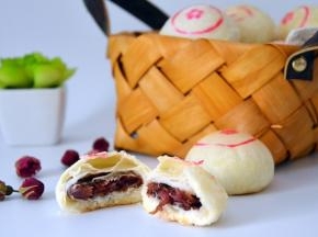 入烤箱170度烤20分钟，表面上色即可