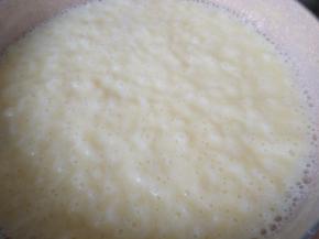 加热至黄油融化，冒泡后加入步骤一的混合物