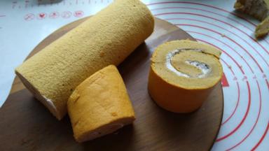 冷却好的蛋糕，切出造型