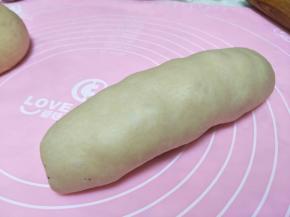 卷起。同样方法处理另外一个面团。