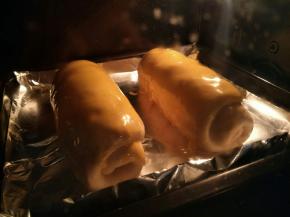 放入预热好的烤箱。170度，25分钟。