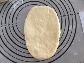 上下擀成椭圆型