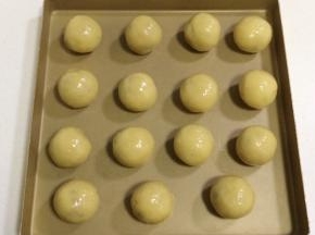 把所有的饼皮都包入馅料。