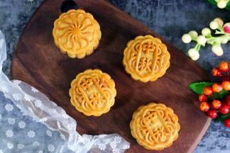 好吃的蔓越莓椰蓉月饼出炉啦。