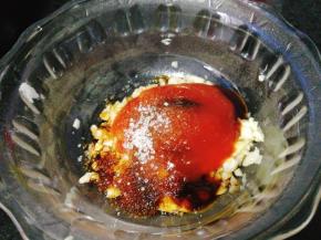 加入蚝油，番茄酱，白糖