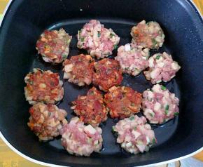 小火煎至两面金黄即可