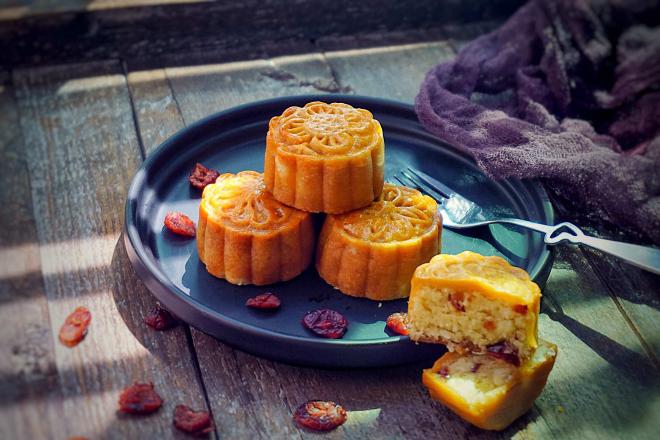 椰香蔓越莓月饼