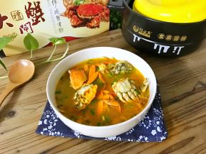 鲜得掉眉的螃蟹鲫鱼煲。