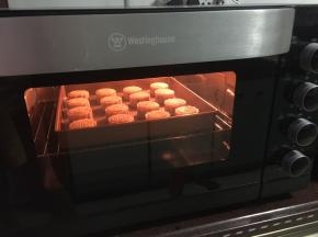 然后放入烤箱继续烤5分钟