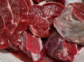  腌制3小时以后，可以倒一次渗透出来的水，放冰箱冷藏腌制，