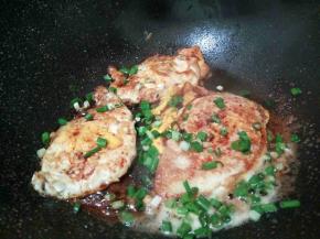 葱花一把，翻炒一下