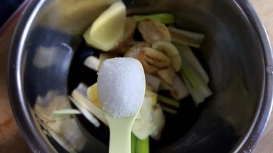 9.加入食用盐。