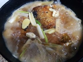 18.大火煮开后，小火慢炖，到汁水收干就做好了。