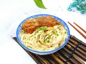 近看，美味佳肴。