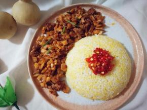 加点剁椒，很入味哦，茭白很提鲜，口感有些像笋了！