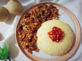 加点剁椒，很入味哦，茭白很提鲜，口感有些像笋了！