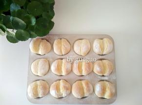 出炉轻轻震一下，晾凉