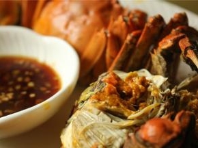 虽然个头小，但是真的很肥啊，膏肥肉嫩，真的是正当好时候。